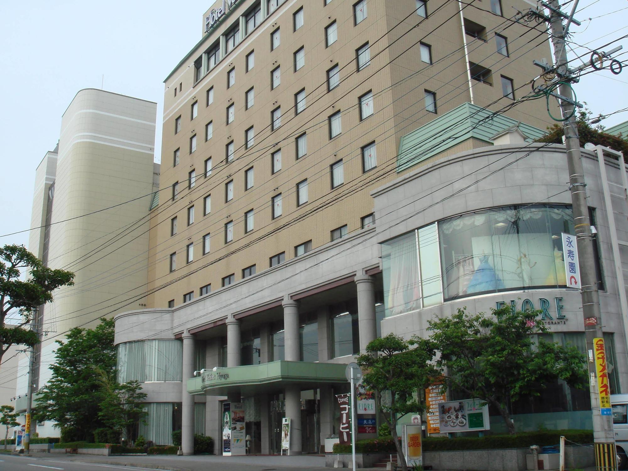 Hotel Verfort Hyuga Bagian luar foto